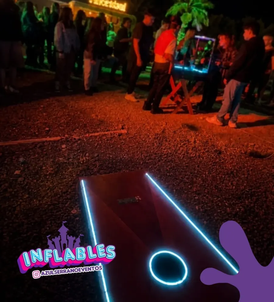 Juegos LED nocturnos para alquilar, Azul Serrano Eventos